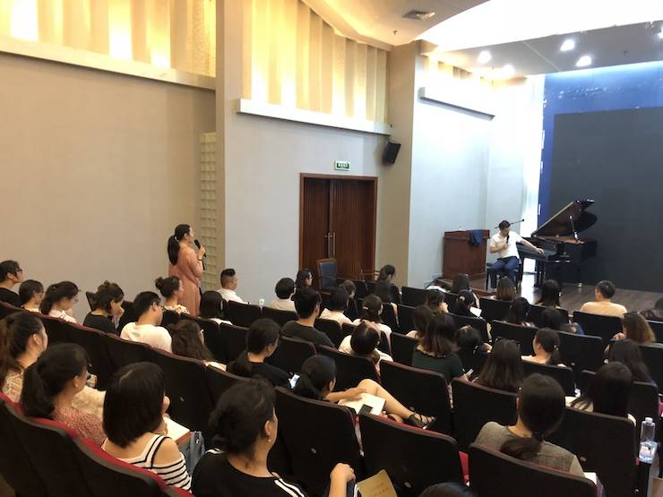 彩乐园艺术家孙鹏杰“欧美少儿钢琴教学法师资培训”嘉兴站圆满落幕