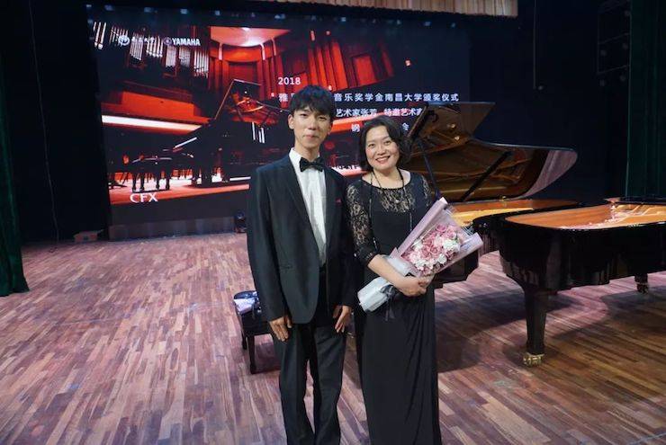张芳、冯子祥钢琴音乐会