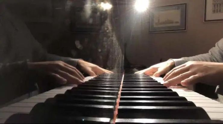 宋思衡的“宅抗疫” | 挑战主播、筹集口罩、闭关作曲，这位取消了20场演出的钢琴家原来这么忙！